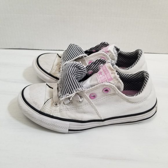 Converse All-Star Sneakers, Girls Size 1 - Picture 2 of 4